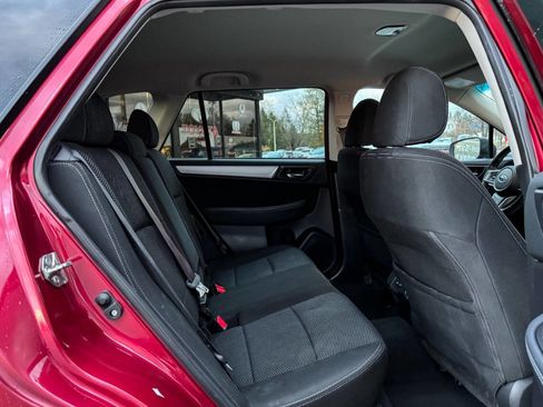 Used 2018 Subaru Outback 2.5i Premium image 12