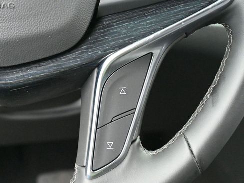 Certified 2025 Cadillac XT5 Premium Luxury image 22