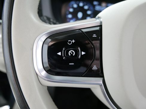 Used 2019 Volvo XC60 T8 Inscription w/ Advanced Package image 27