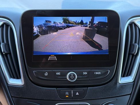 Used 2020 Chevrolet Malibu LT w/ Leather Package FWD image 20