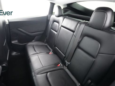 Used 2024 Tesla Model Y Long Range AWD/4WD image 23