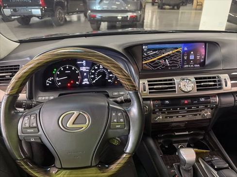 Used 2016 Lexus LS 460 AWD w/ Comfort Package image 17