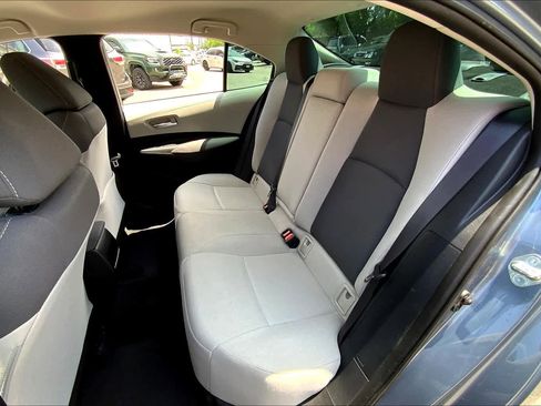 Used 2021 Toyota Corolla LE image 19
