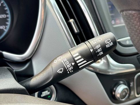 Used 2020 Chevrolet Equinox LS FWD image 24