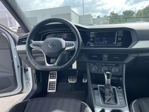 Certified 2024 Volkswagen Jetta Sport FWD image 19