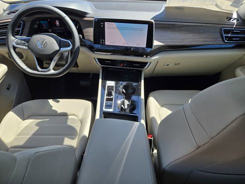 New 2026 Volkswagen Atlas SEL image 9