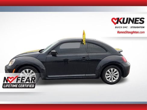 Used 2018 Volkswagen Beetle 2.0T S FWD image 7