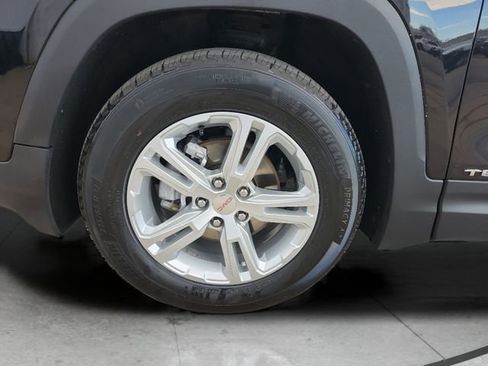 Certified 2024 GMC Terrain SLE image 27