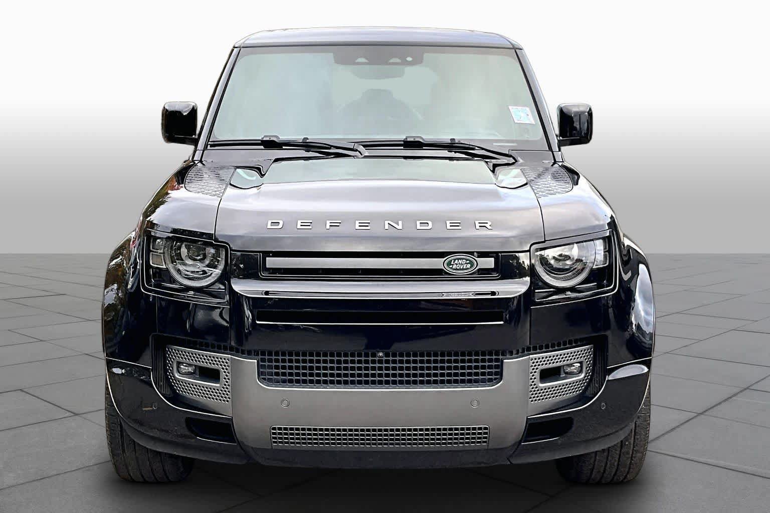 Used 2024 Land Rover Defender 110 V8 AWD/4WD image 3