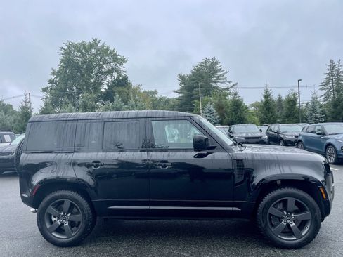 Certified 2025 Land Rover Defender 110 X-Dynamic SE AWD/4WD image 4