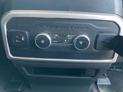 Used 2022 Ford Expedition Max XLT image 36