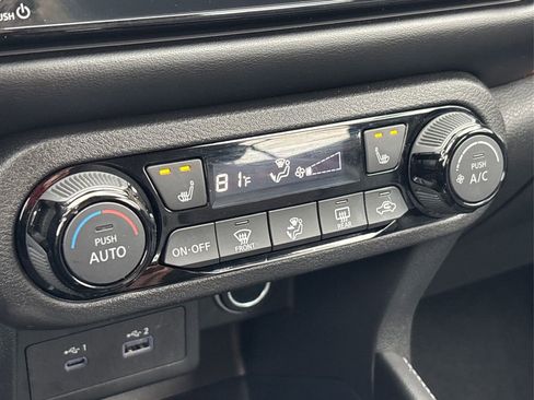 Used 2023 Nissan Kicks SR w/ SR Premium Package image 25