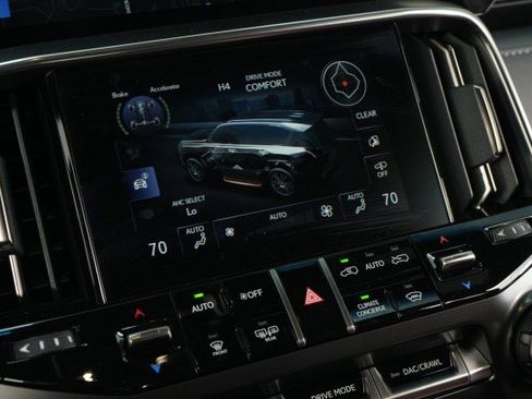 Used 2025 Lexus LX 700h F Sport image 52