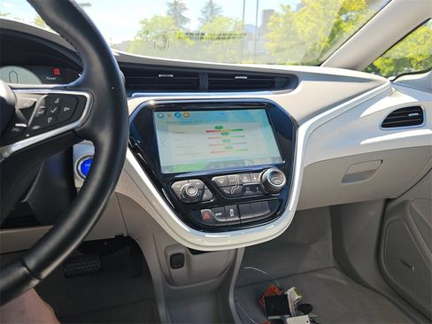 Used 2020 Chevrolet Bolt Premier w/ Infotainment Package image 30