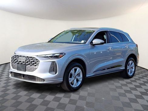 Used 2025 Audi Q5 Premium AWD/4WD image 3
