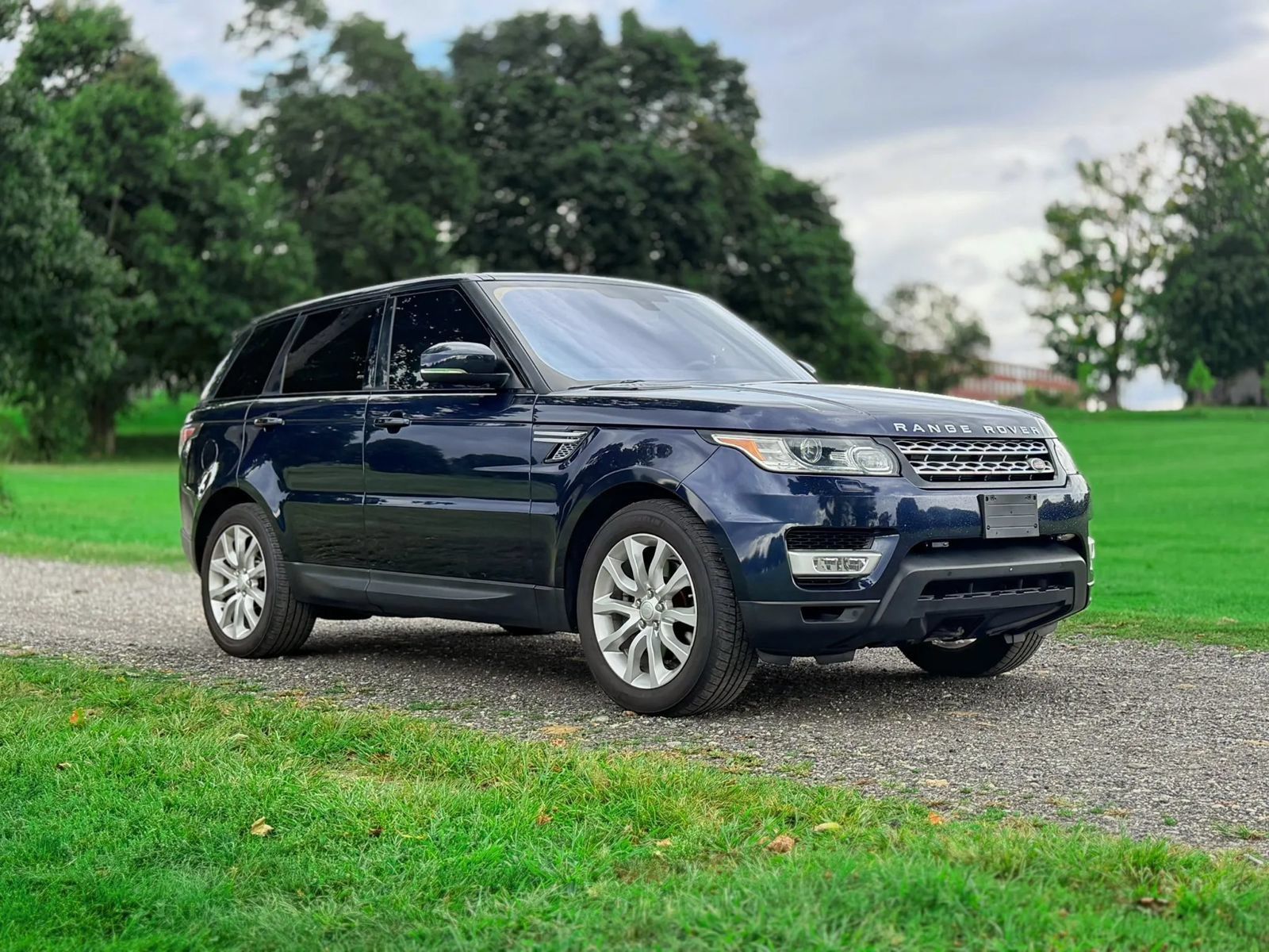 Used 2016 Land Rover Range Rover Sport HSE AWD/4WD image 3