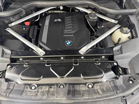 Used 2022 BMW X7 xDrive40i w/ Premium Package AWD/4WD image 17