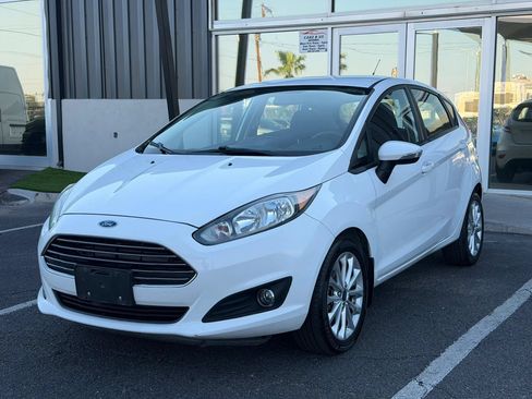 Used 2014 Ford Fiesta SE w/ Equipment Group 201A FWD image 2