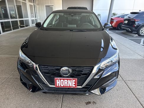 Used 2023 Nissan Sentra SV image 2