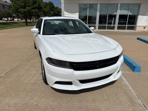 Used 2022 Dodge Charger SXT w/ Leather Interior Group image 2