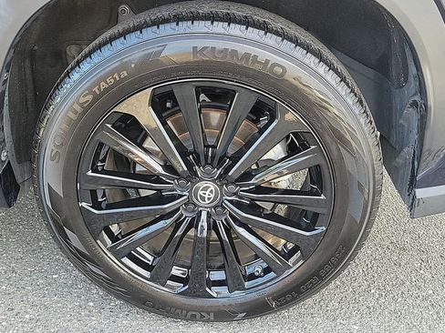 Used 2024 Toyota Highlander XSE image 14