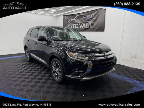 Used 2017 Mitsubishi Outlander SE FWD image 1