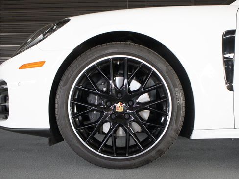 Certified 2023 Porsche Panamera 4 w/ Premium Package AWD/4WD image 12