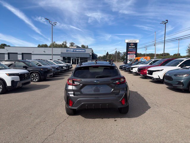 Used 2024 Subaru Crosstrek 2.0i Premium w/ Crosstrek Mirror Package AWD/4WD image 6