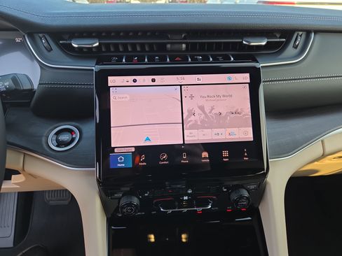 New 2025 Jeep Grand Cherokee L Limited image 11