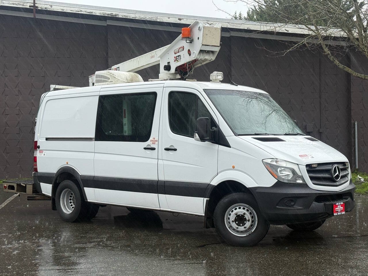 Used 2018 Mercedes-Benz Sprinter 3500 image 2