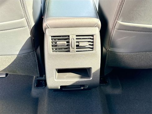 New 2025 Mitsubishi Outlander SE image 27