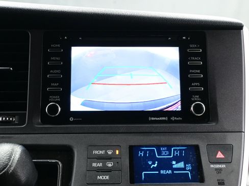 Used 2020 Toyota Sienna LE image 19