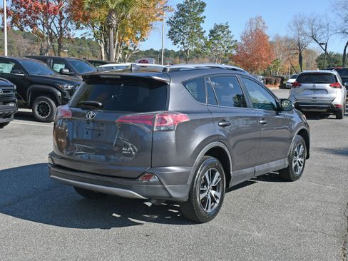 Used 2017 Toyota RAV4 XLE image 4