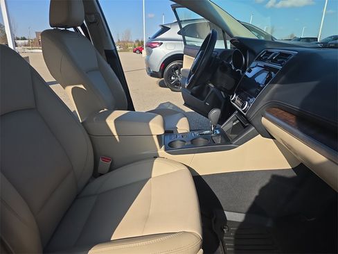 Used 2018 Subaru Outback 2.5i Limited image 10