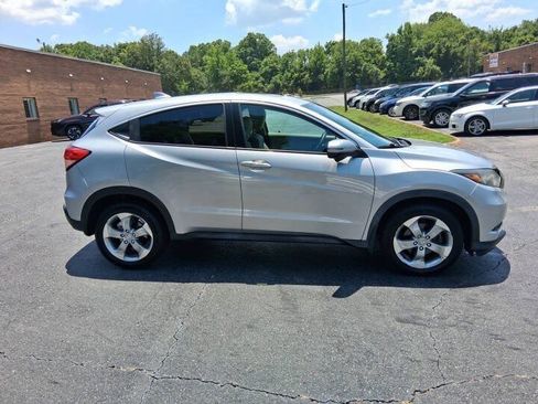 Used 2016 Honda HR-V EX image 4