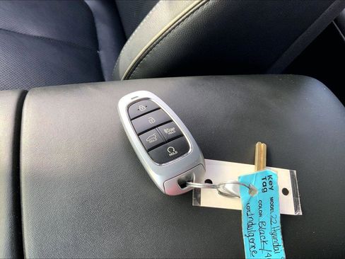 Used 2022 Hyundai Santa Fe SEL w/ Convenience + Premium Package image 11