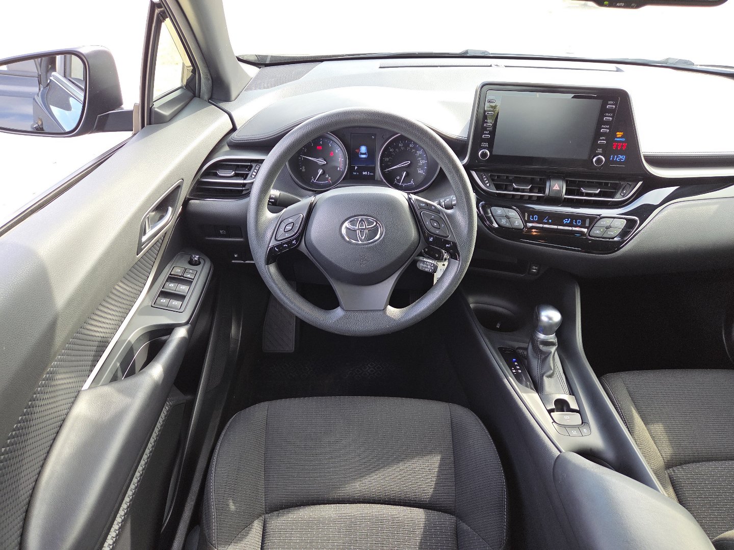 Used 2019 Toyota C-HR LE FWD image 22