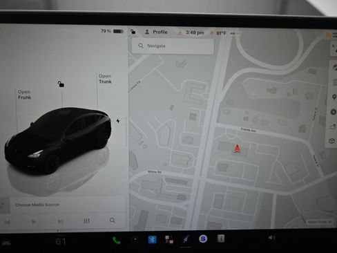 Used 2022 Tesla Model Y Long Range AWD/4WD image 11