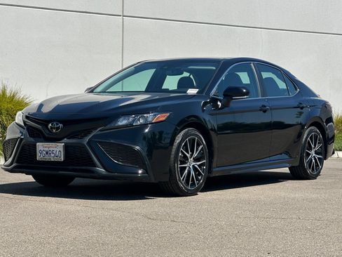 Used 2023 Toyota Camry SE w/ Audio Upgrade Package FWD image 9