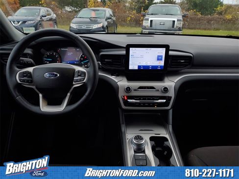 Used 2024 Ford Explorer XLT image 14