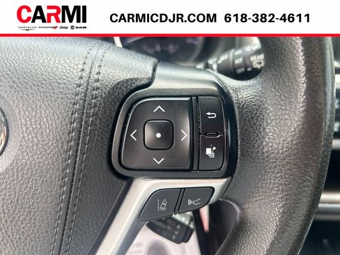 Used 2019 Toyota Highlander LE FWD image 16