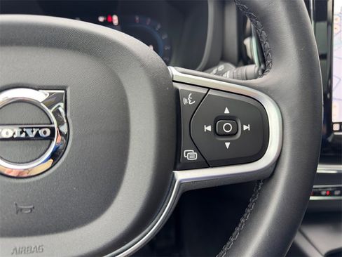 Certified 2025 Volvo XC60 B5 Core image 15