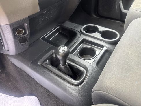 Used 2012 RAM 2500 ST w/ Chrome Appearance Group image 18