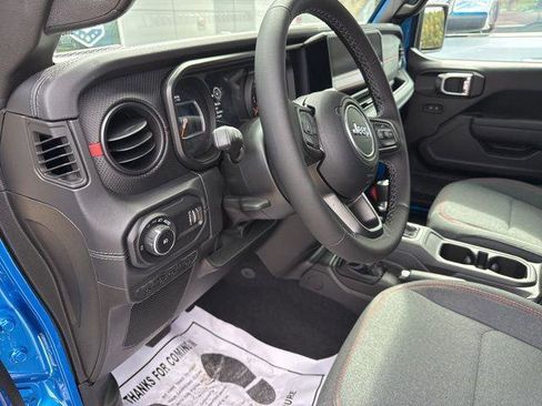 New 2025 Jeep Wrangler Unlimited Rubicon w/ Technology Group image 14