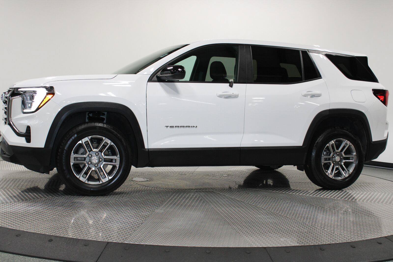 Certified 2026 GMC Terrain Elevation FWD image 5