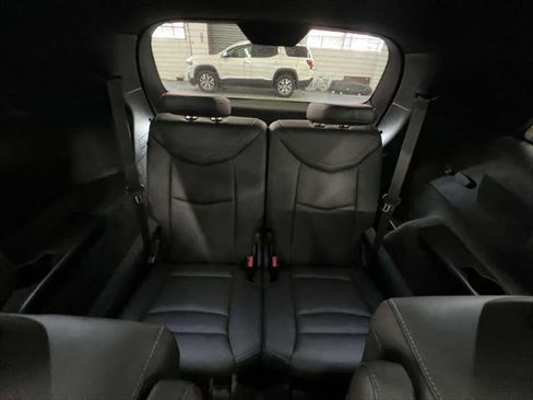 Used 2022 Cadillac XT6 Premium Luxury image 13