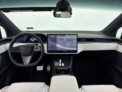 Used 2023 Tesla Model X Plaid image 18