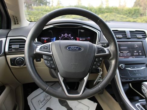 Used 2014 Ford Fusion SE w/ Equipment Group 202A image 19