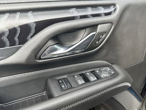 Used 2023 GMC Yukon Denali image 24