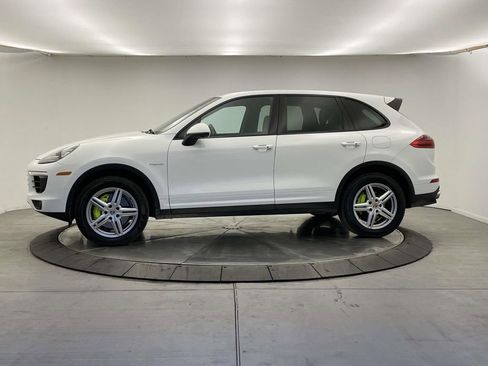 Used 2016 Porsche Cayenne S image 2